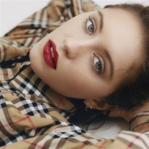 burberry cranberr red|Why we’re crushing over the Burberry Lip Velvet Crush.